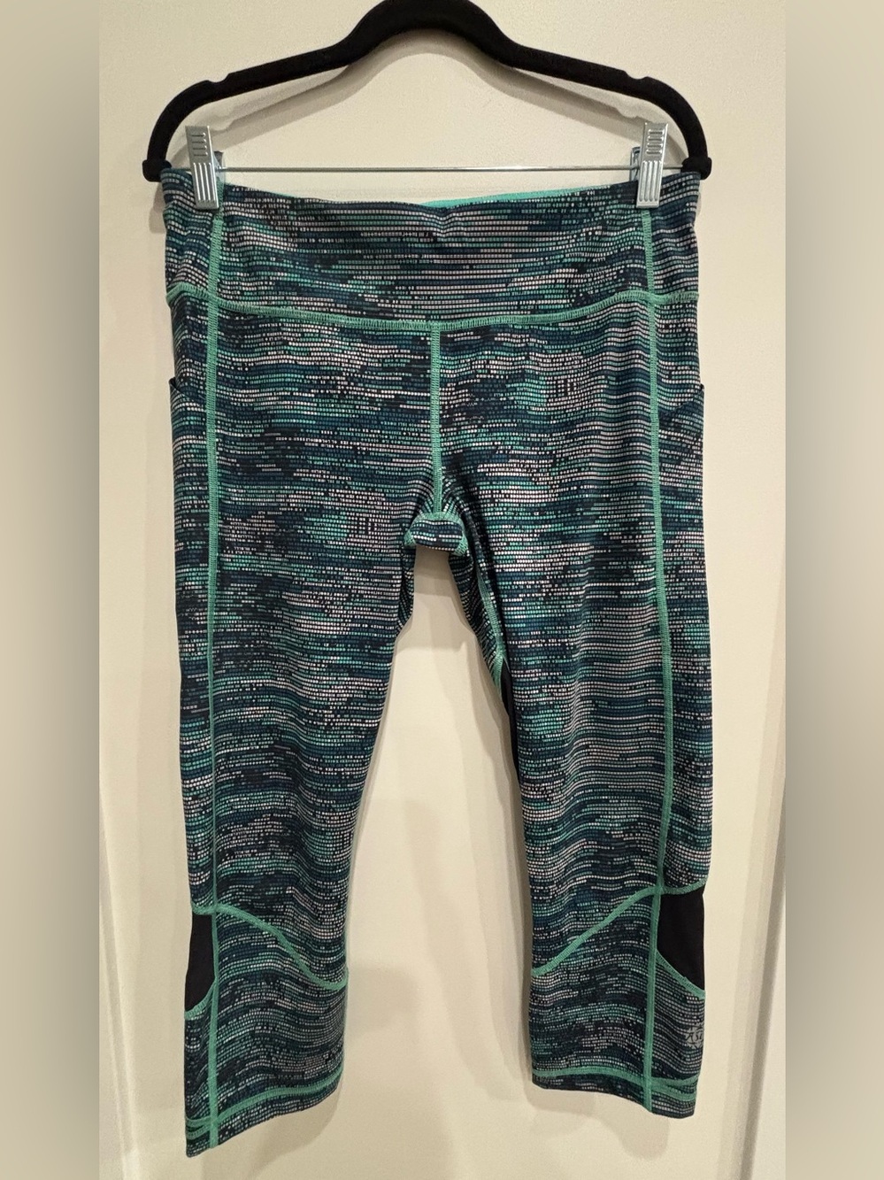 Lululemon Special Edition Pace Rival Capri Legging in Seawheeze 10